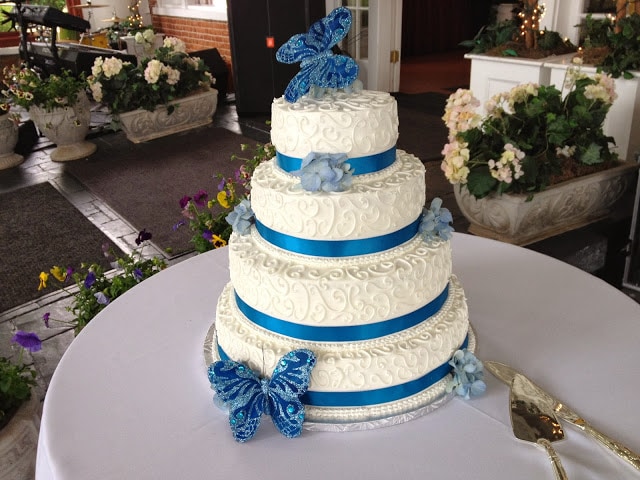 ribbon wedding cake