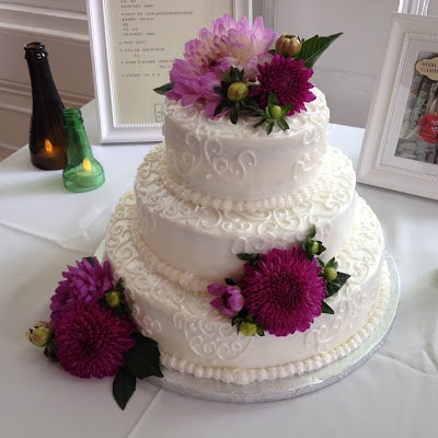 catering wedding cake www.cateringbyteatime.com